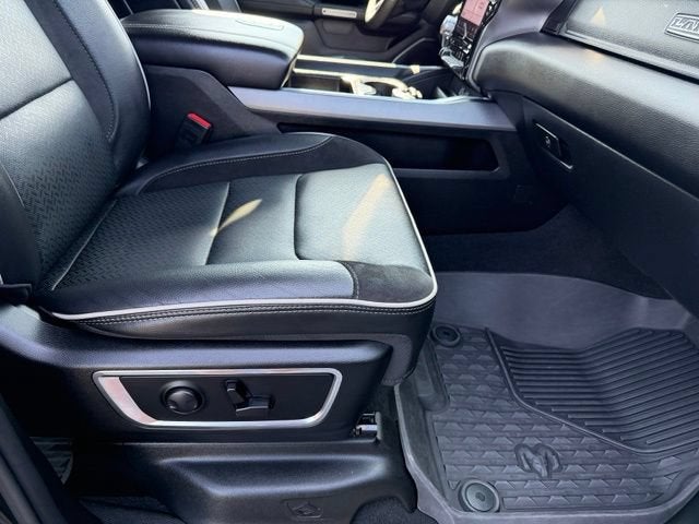 2025 RAM 1500 Laramie Crew Cab 4x4 5'7" Box
