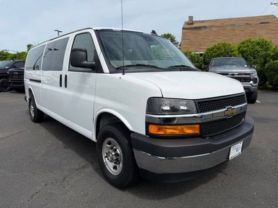 2025 Chevrolet Express Passenger 1LT