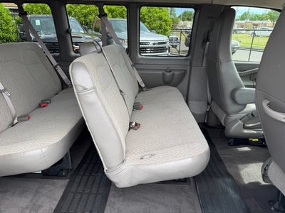 2025 Chevrolet Express Passenger 1LT