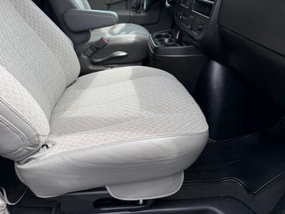 2025 Chevrolet Express Passenger 1LT
