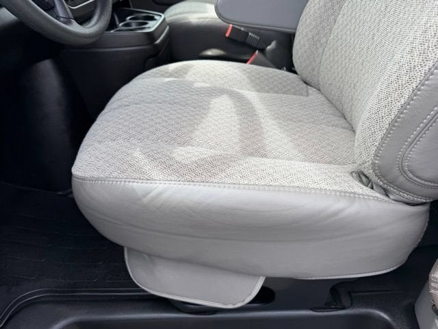 2025 Chevrolet Express Passenger 1LT