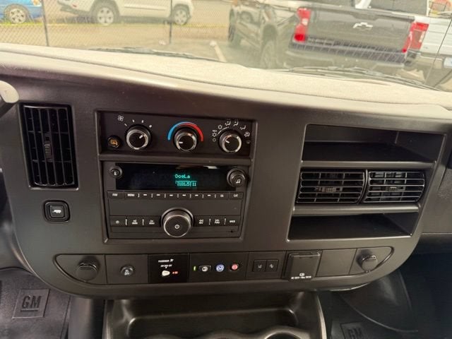 2025 Chevrolet Express Passenger 1LT