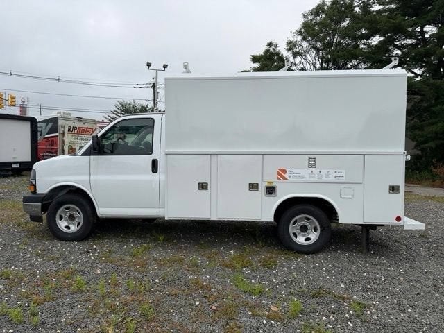 2026 Chevrolet Express Cutaway 3500 1WT
