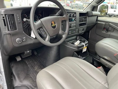 2025 Chevrolet Express Cargo WT
