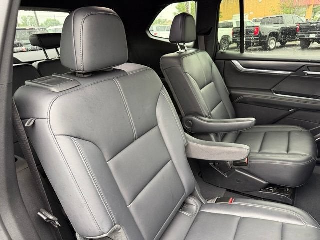 2024 GMC Acadia Elevation