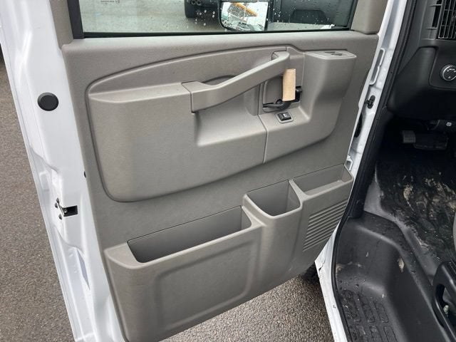 2026 Chevrolet Express Cutaway 3500 1WT