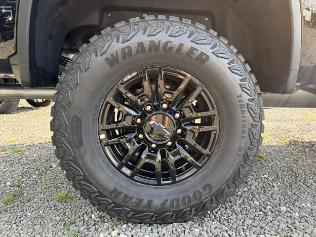 2026 Chevrolet Silverado 2500 HD ZR2 - Photo 8