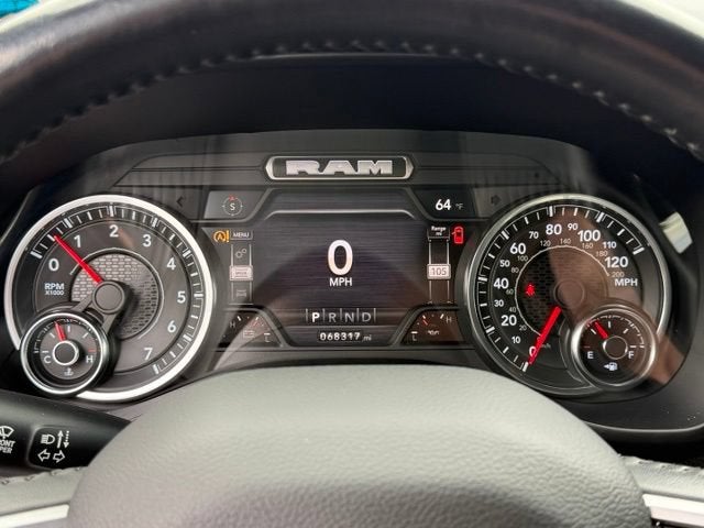 2022 RAM 1500 Big Horn Crew Cab 4x4 5'7" Box