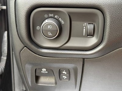2022 RAM 1500 Big Horn Crew Cab 4x4 5'7" Box