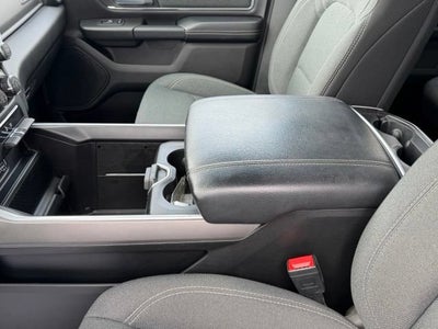 2022 RAM 1500 Big Horn Crew Cab 4x4 5'7" Box