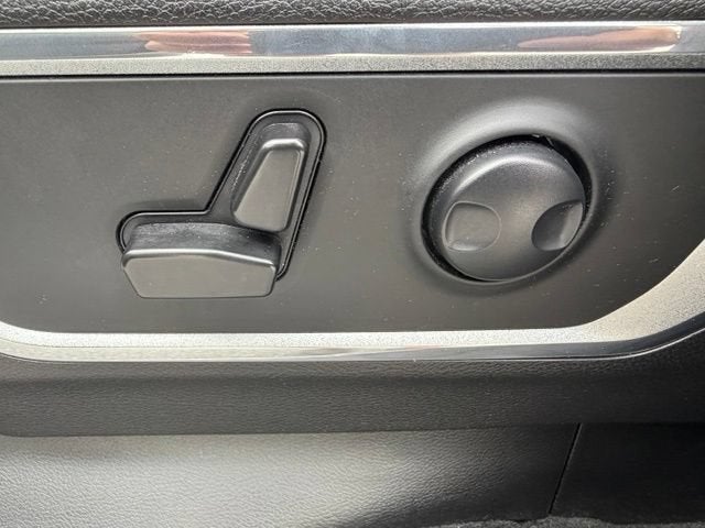 2023 RAM 1500 Laramie Crew Cab 4x4 5'7" Box
