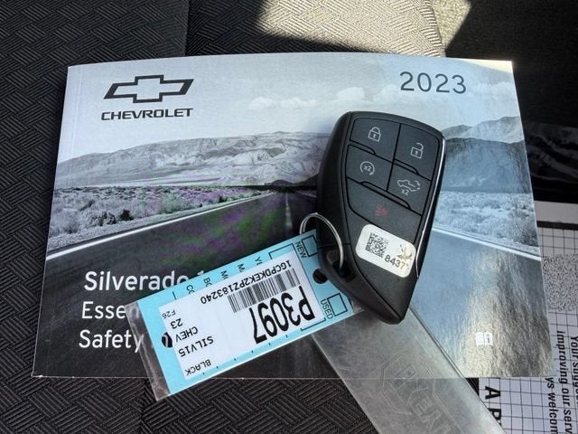 2023 Chevrolet Silverado 1500 LT (2FL)