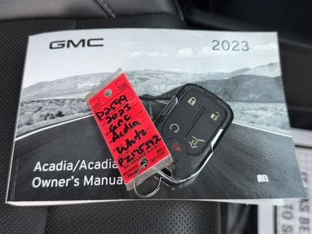 2023 GMC Acadia SLT