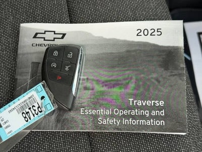 2025 Chevrolet Traverse LT