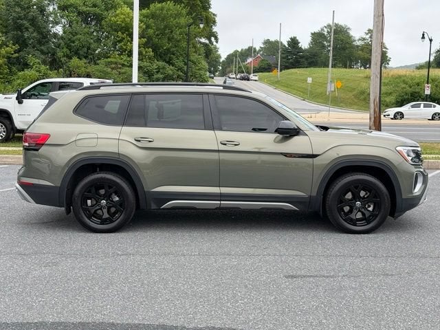 2024 Volkswagen Atlas 2.0T Peak Edition SE w/Technology