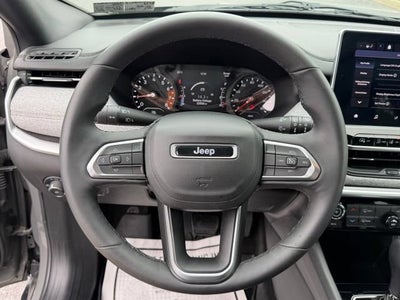 2023 Jeep Compass Latitude Lux FWD