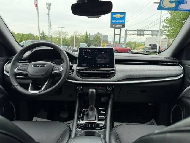 2023 Jeep Compass Latitude Lux FWD
