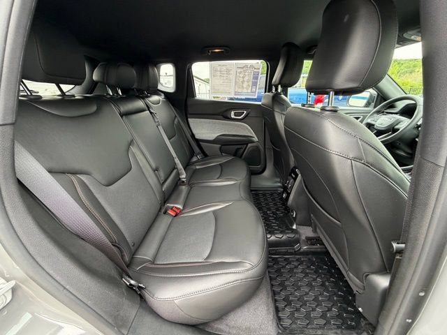 2023 Jeep Compass Latitude Lux FWD