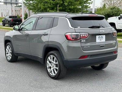 2023 Jeep Compass Latitude Lux FWD